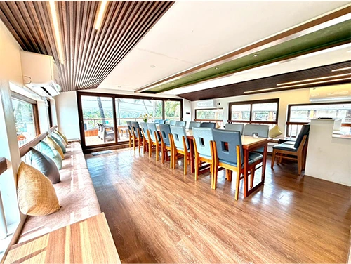 3 Bedroom Houseboat
