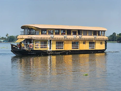 4 Bedroom Houseboat
