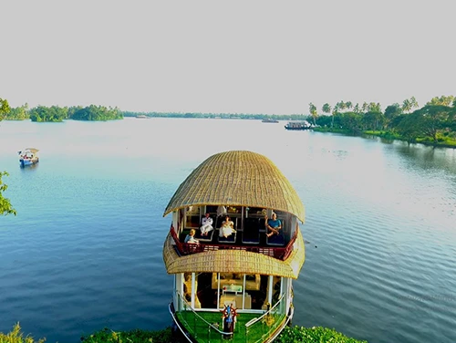 6 Bedroom Houseboat